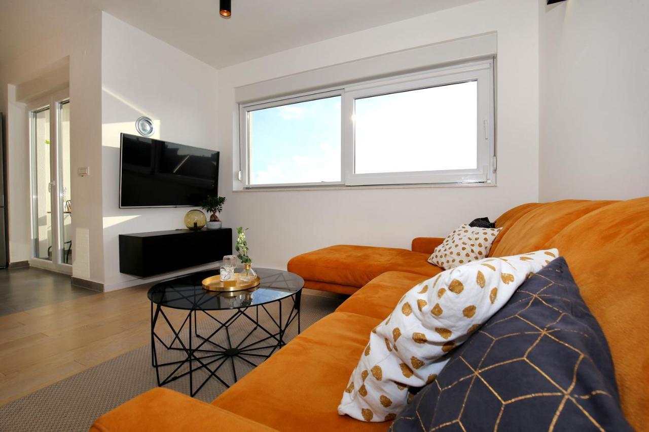 Esso Roof Terrace Apartment 扎达尔 外观 照片