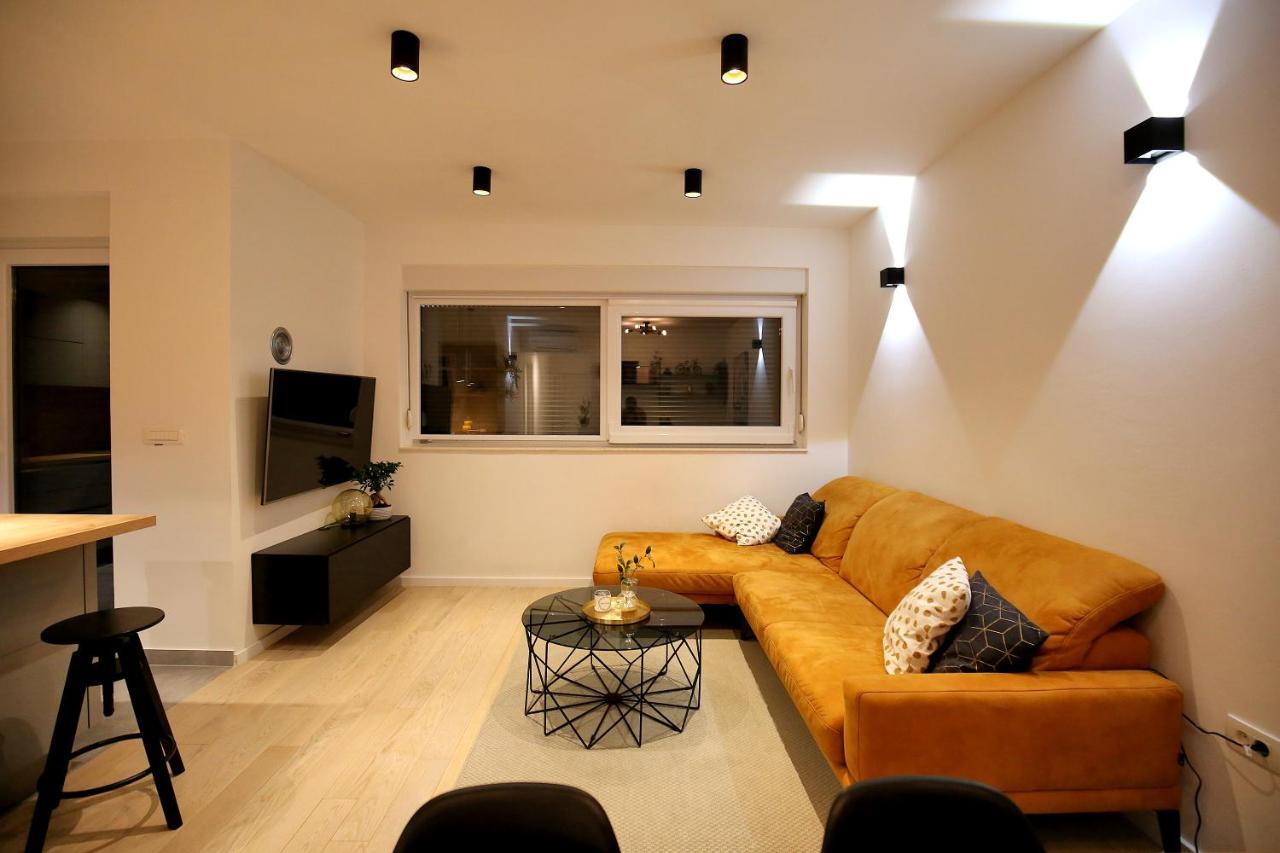 Esso Roof Terrace Apartment 扎达尔 外观 照片