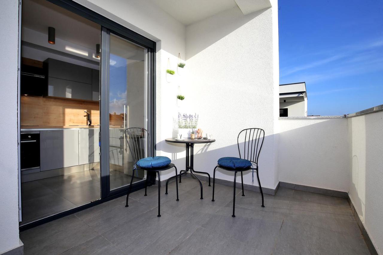 Esso Roof Terrace Apartment 扎达尔 外观 照片